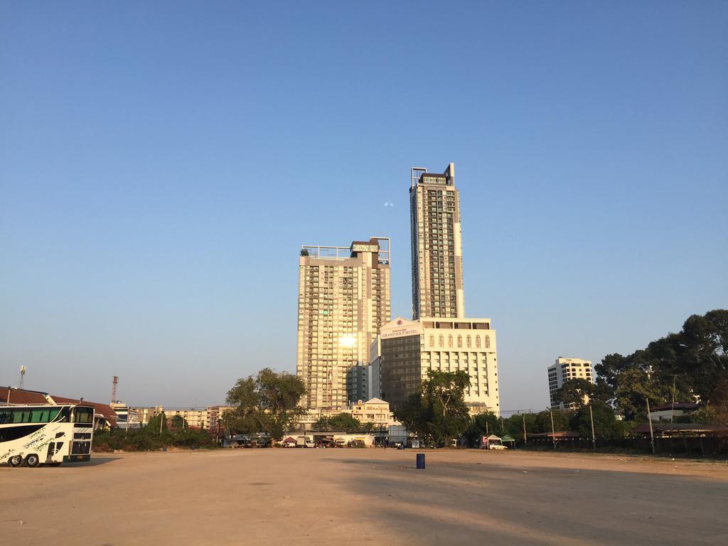 Centric Sea Pattaya Apartment Exterior foto